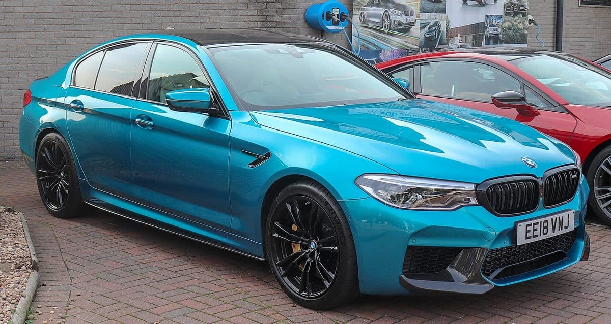 2018년 BMW M5 양산 차량. 미션 임파서블: 폴아웃과 같은 모델의 참고 사진이며 영화 스틸이 아닙니다.