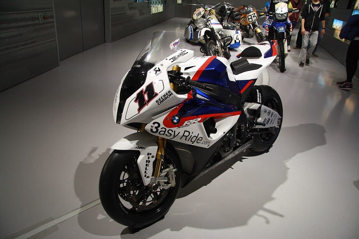 뮌헨 BMW 박물관의 S 1000 RR. 로그네이션 촬영 바이크가 아닙니다.